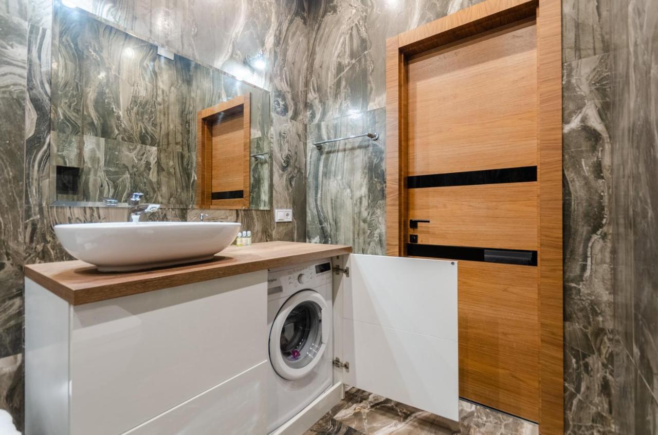 Petrovdom Apartaments 8-188 In Rc Central Park, 7 John Mccain Street Kiev Exterior foto